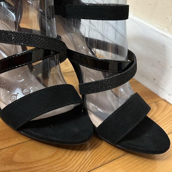 Absolutely gorgeous (worn ONCE for a wedding) strappy black heels. 👠 - Picture 6 of 9